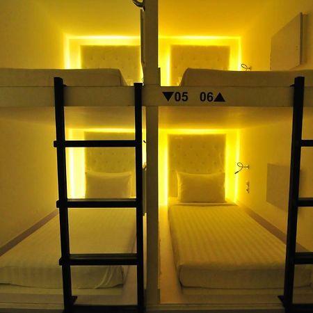 Capsule Hostel Old Batavia Yakarta Exterior foto