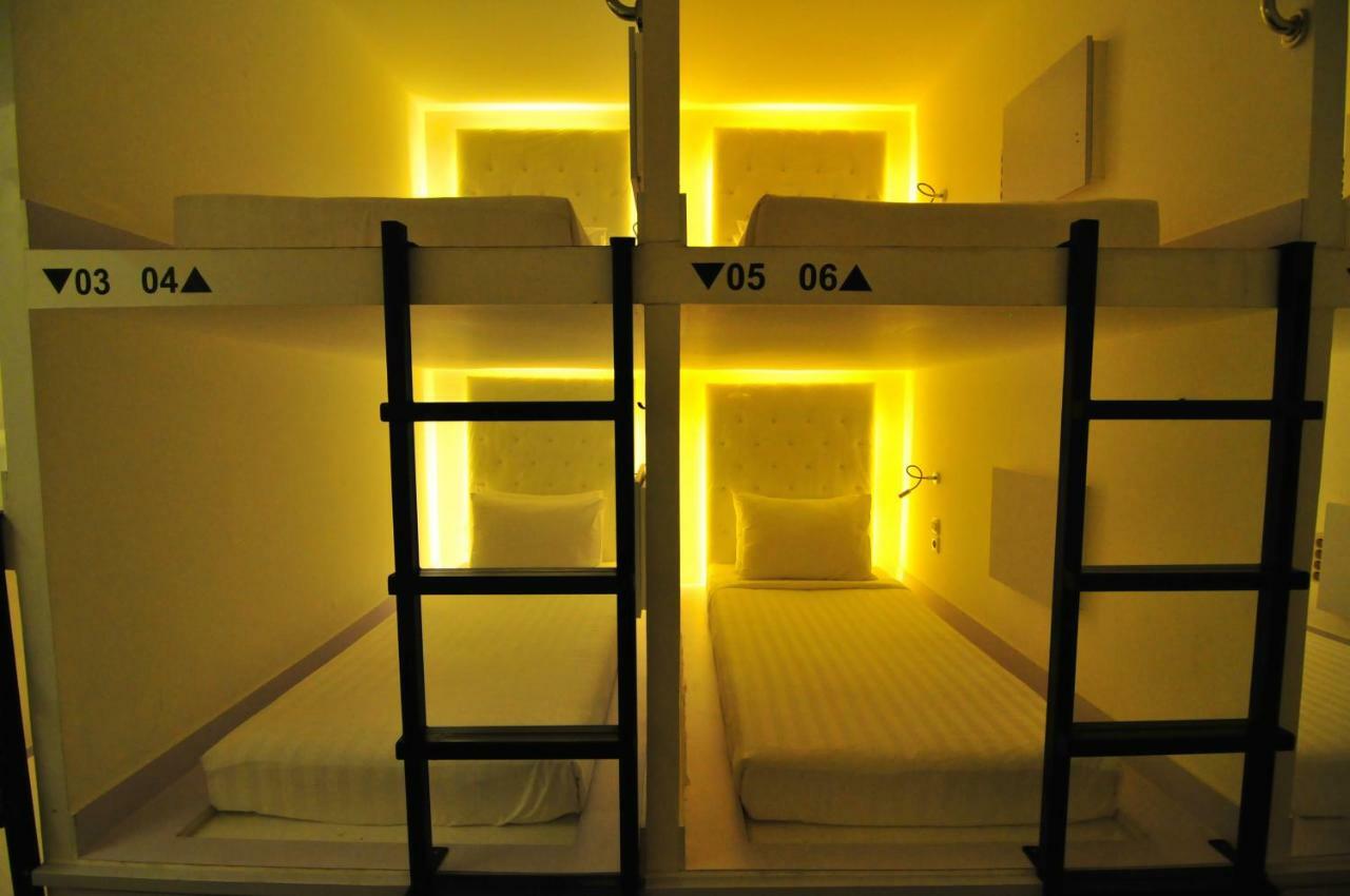 Capsule Hostel Old Batavia Yakarta Exterior foto